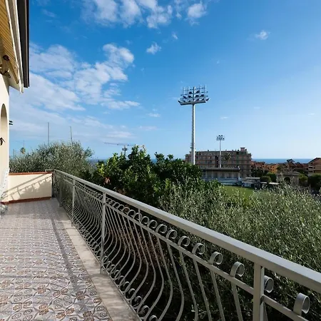 Sunhome Sea View And Direct Access Casa de Férias Sanremo