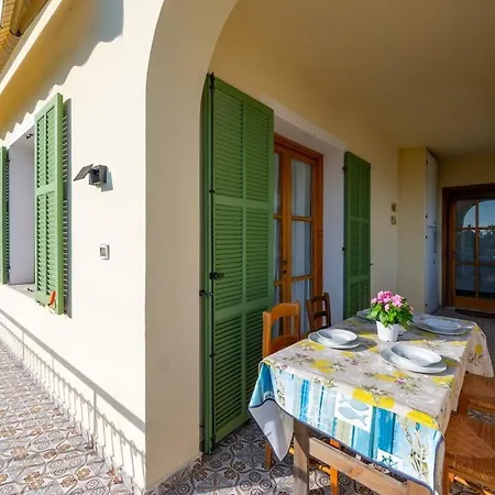 Nyaraló Sunhome Sea View And Direct Access *